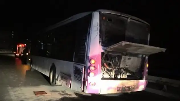 İstanbul'da seyir halindeki otobüs yandı