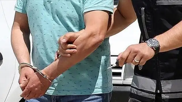 Doçentlik belgesi sahte çıkan öğretim üyesi gözaltına alındı