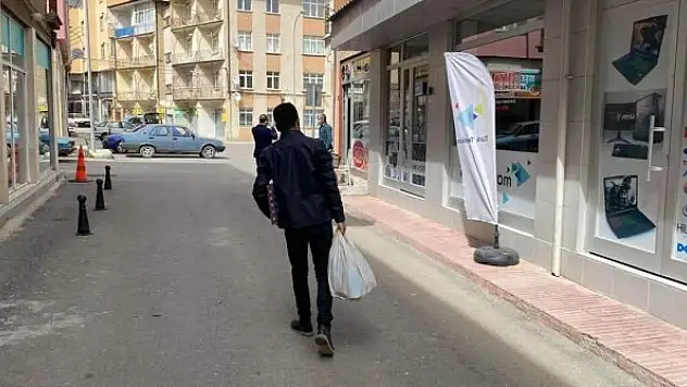 AK Parti Seydişehir Gençlik Kolları Başkanlığı'ndan ramazan yardımı
