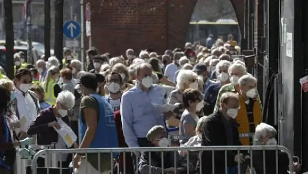 Almanya'da vaka sayısı 3,5 milyonu geçti