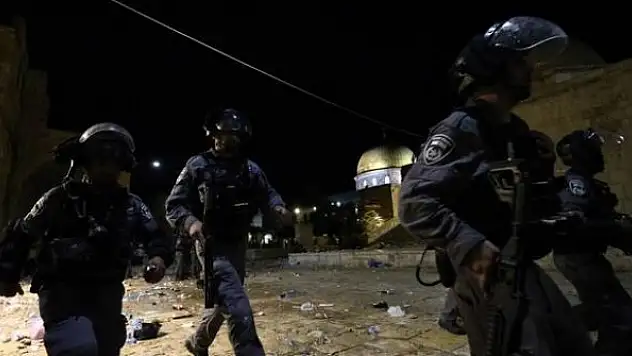 İsrail, Filistinlilere ses bombalarıyla müdahale etti