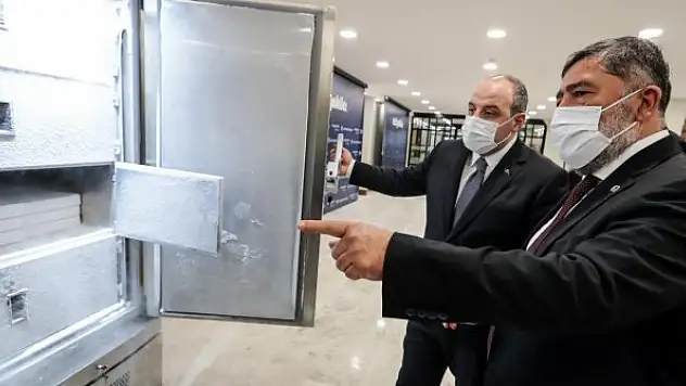 Yerli aşı saklama dolabı üretildi