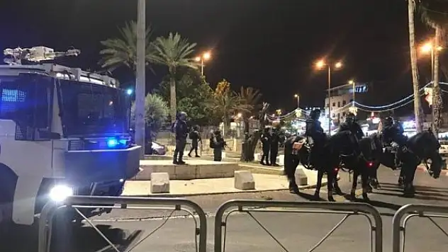 İsrail polisi Şam Kapısı'nda Filistinlilere saldırdı