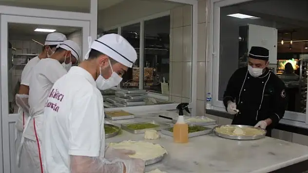 Baklavacılarda bayram telaşı başladı