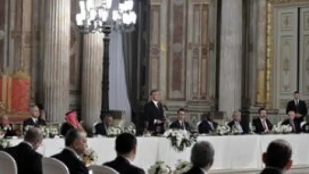 Merkezin etkileri dünyaya yayılıyor