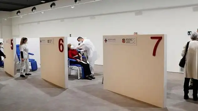 İtalya'da 198 kişi daha hayatını kaybetti