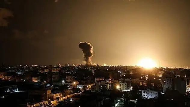İsrail, Gazze'ye hava saldırılarına yeniden başladı
