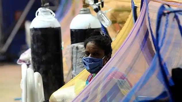 Hindistan'da vaka sayısı 14 günün en düşük seviyesine geriledi