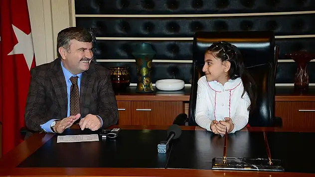 Akyürek koltuğu devretti