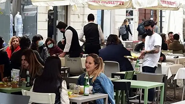 İtalya'da son 24 saatte 262 can kaybı