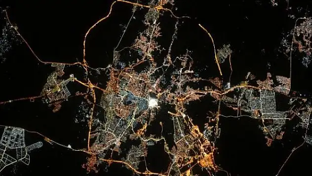 Uzaydan 'Kabeli' fotoğrafla Ramazan Bayramı'nı tebrik etti