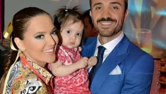 Demet Akalın kızının fotoğrafını ilk kez paylaştı