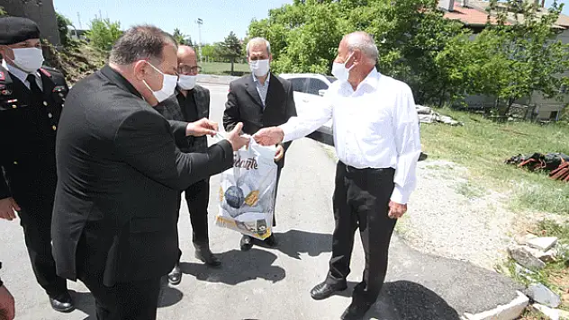 Beyşehir'de kaymakam ile belediye başkanı şehit yakınları ve gazilerle bayramlaştı