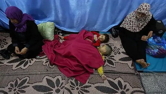 10 bine yakın Filistinlinin evlerini terk etmek zorunda kaldı