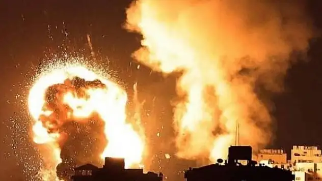 İsrail savaş uçakları Filistin İçişleri Bakanlığı binasını vurdu