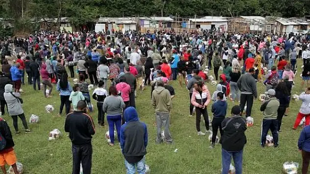 Bir günde Brezilya'da 2 bin 211, Arjantin'de 599 can kaybı