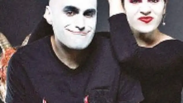 Alper Kul'dan ilginç pozlar