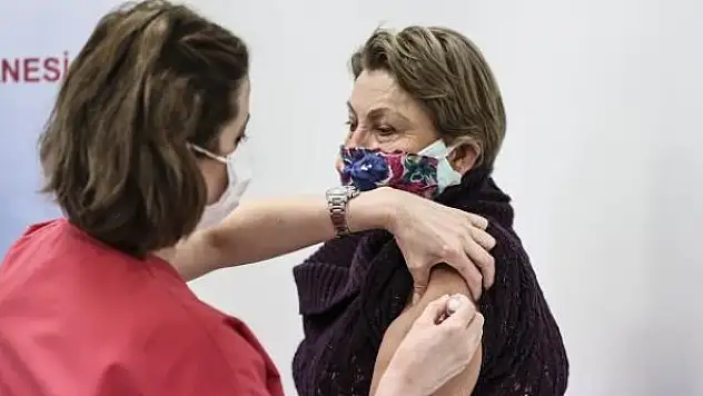 40 yaş üstü öğretmenlerin aşı randevusu açıldı