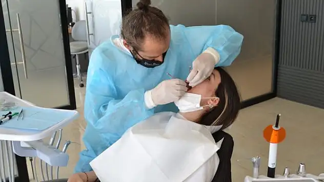 Dentreal Ağız ve Diş Sağlığı Polikliniği Kentplaza AVM'de açıldı