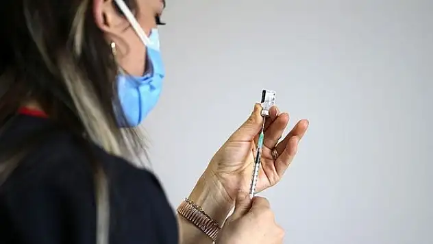 Dünya genelinde 1 milyar 590 milyondan fazla doz Kovid-19 aşısı yapıldı