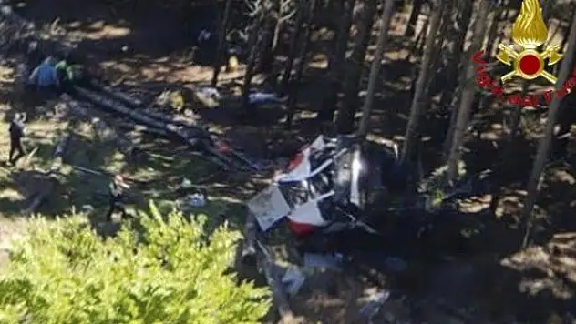 İtalya'da teleferik kazası: 14 ölü