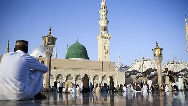 Suudi Arabistan camilerinde sadece ezan ve kamet için hoparlör kullanılacak