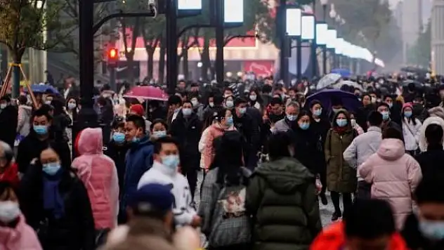 WSJ: Wuhan'da laboratuvarda çalışan 3 kişi salgından önce hastalandı