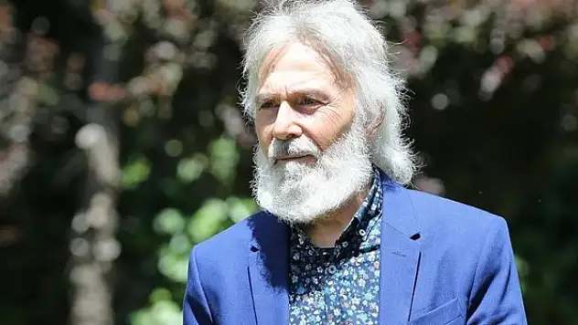 Darbe sürecinde dedesi ve anneannesi intihar eden Mim Kemal Öke 27 Mayıs'ı anlattı