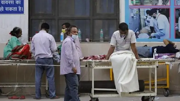 Hindistan'da 1 günde 3 bin 847 can kaybı