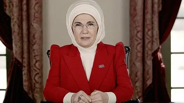 Emine Erdoğan: Bu güzel günün şükrü ve sevinci içindeyiz