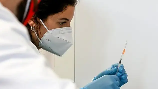 1,9 milyar dozdan fazla Kovid-19 aşısı yapıldı