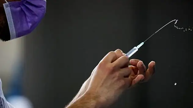 Aşı karşıtlarına uyarılar: 'Yarım insan' olma riskine değer mi?