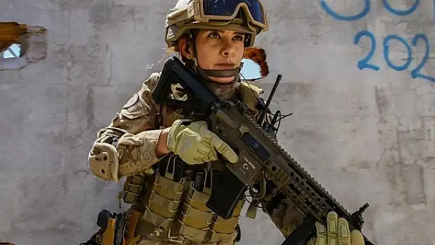 Terör operasyonları için eğitim alan ilk kadın astsubay göreve hazır