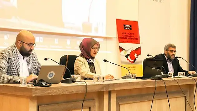 NEÜ'de Mısır ve Türkiye  yakınlaşması ele alındı