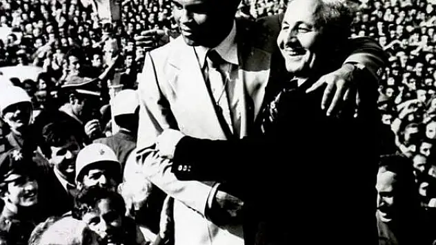 Irkçılık ve ayrımcılıkla mücadelenin sembolü Muhammed Ali
