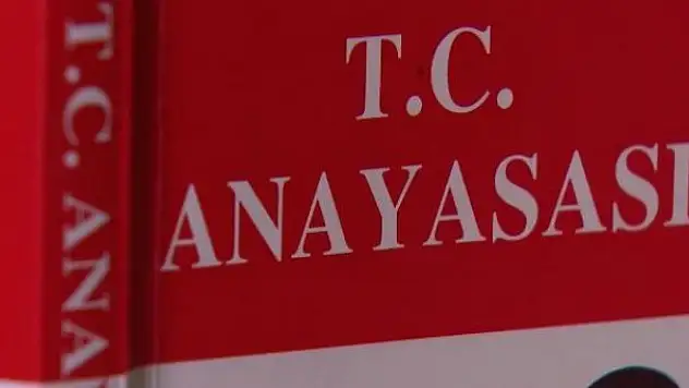 Anayasa için mesai sürüyor