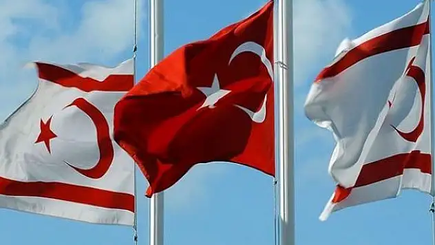 Türkiye'den KKTC'ye gidişlerde eski tip kimlik kartları kullanılamayacak