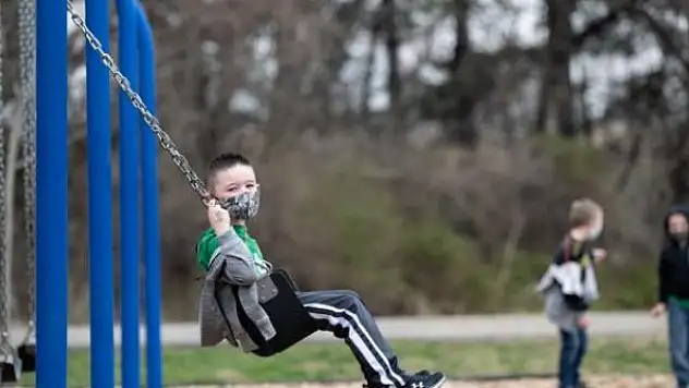 Uzmanlar uyarıyor:Çocuklar artık dışarı çıkmalı