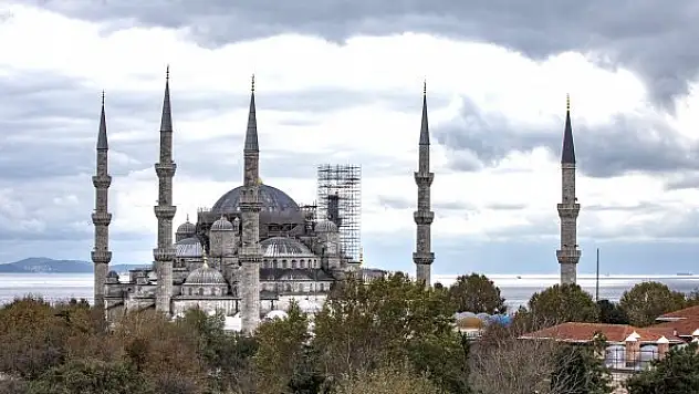 Kente mührünü vuran cami  Sultanahmet
