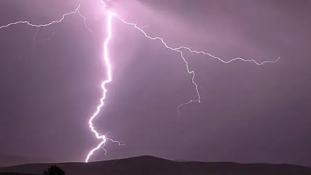 O ülkede yıldırım 27 can aldı