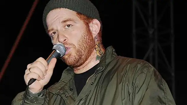 Gökhan Özoğuz'dan güldüren komplo teorisi!