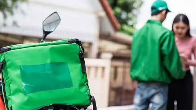 Kargo çalışanları ve kuryelerin aşılaması başlıyor