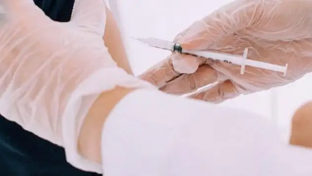 Dünya genelinde 2,3 milyar dozdan fazla aşı uygulandı