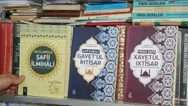 Kürtçe'ye çevrilen dini kitaplar artık raflarda