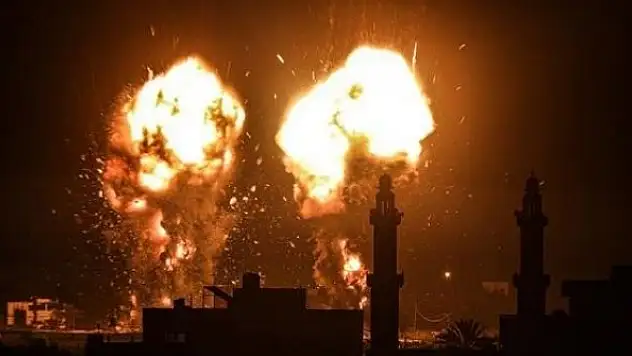 İsrail savaş uçakları, Gazze'yi vurdu