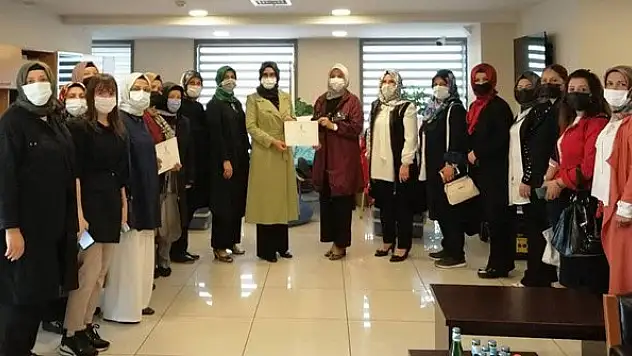 AK Parti İl Kadın Kolları kan bağışında bulundu