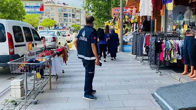 Seydişehir'de zabıta ekiplerinden kaldırım işgali denetimi