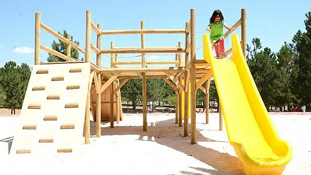 Öğrenciler Genç KOMEK'te tatili verimli geçirecek
