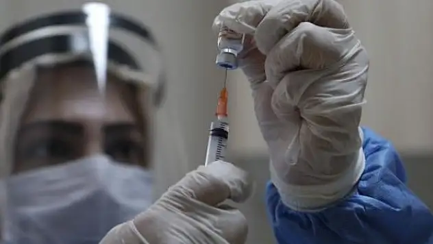 18 yaş üstünün yüzde 50'si aşılandı