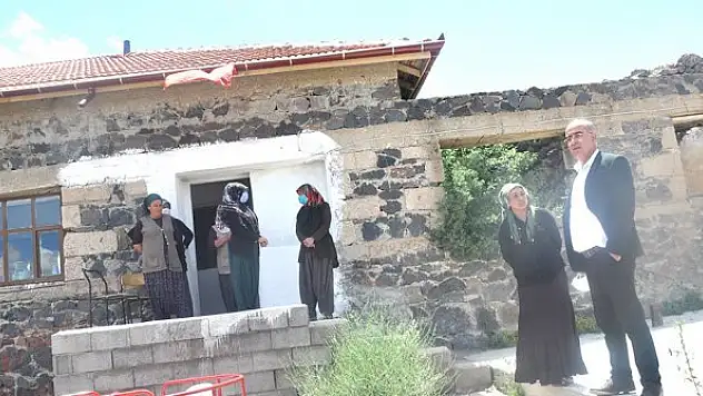 Başkan Koçak halı  atölyesini ziyaret etti